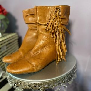 Super adorable stylish tan fringe leather booties
